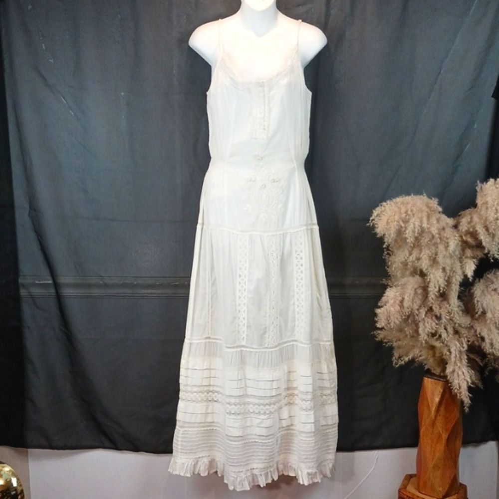 Chelsea & Violet Embroidered white cotton and lace sleeveless tiered maxi dress - Picture 2 of 16